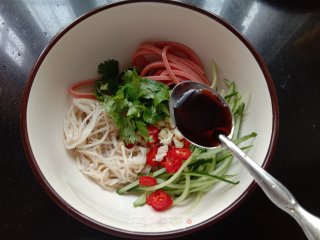 金针菇拌火腿肠的做法步骤：7