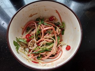 金针菇拌火腿肠的做法步骤：11