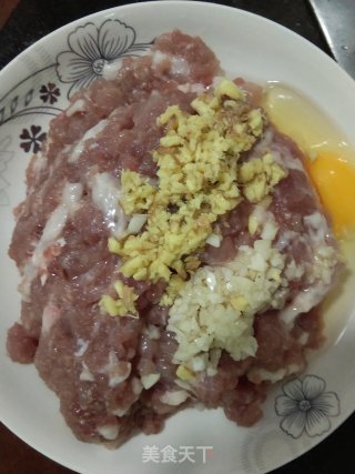 猪肉末酿豆泡和酿辣椒的做法步骤：4