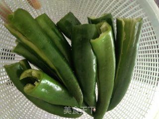 猪肉末酿豆泡和酿辣椒的做法步骤：5