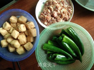 猪肉末酿豆泡和酿辣椒的做法步骤：6