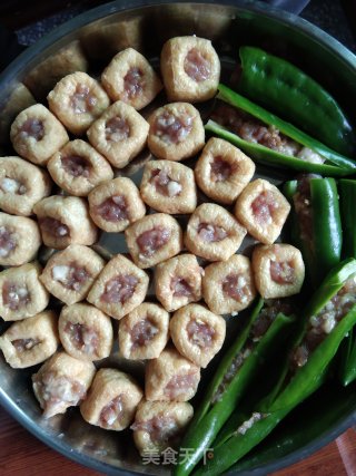猪肉末酿豆泡和酿辣椒的做法步骤：8