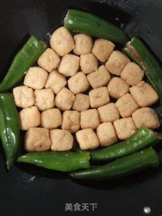 猪肉末酿豆泡和酿辣椒的做法步骤：9