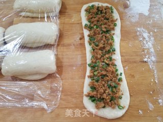 香葱肉松吐司的做法步骤：10