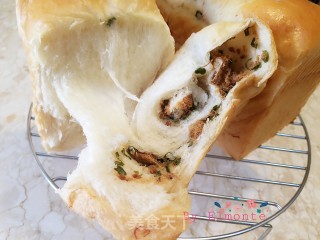 香葱肉松吐司的做法步骤：16