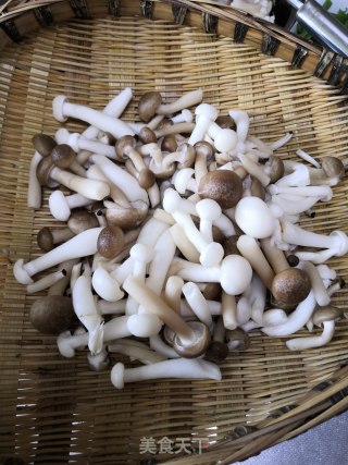 炒双菇的做法步骤：1
