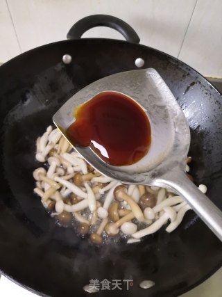 炒双菇的做法步骤：3