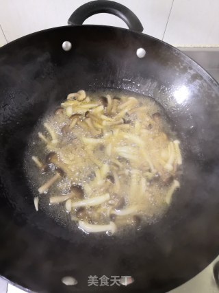 炒双菇的做法步骤：5