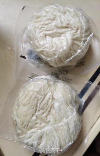 肉丝豆角焖面的做法步骤：1
