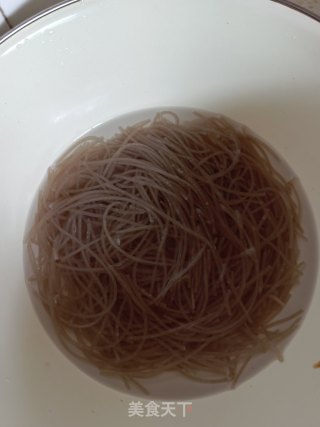 包菜粉丝的做法步骤：2