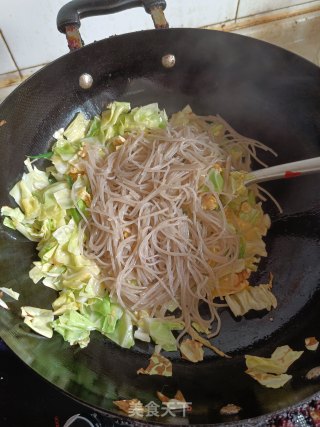 包菜粉丝的做法步骤：3