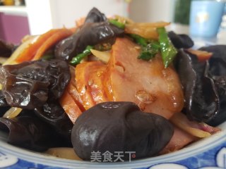 洋葱炒红肠的做法步骤：8