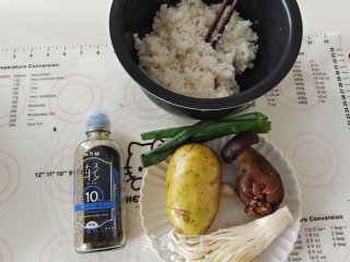 牛牛炒饭的做法步骤：1
