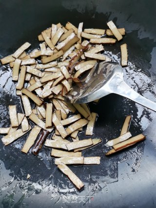 韭菜炒香干的做法步骤：3