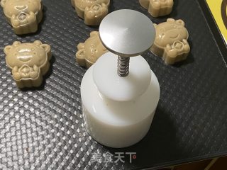 经典广式月饼，万能皮配方，馅料随意换！的做法步骤：9