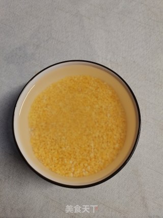 红枣玉米粥的做法步骤：1