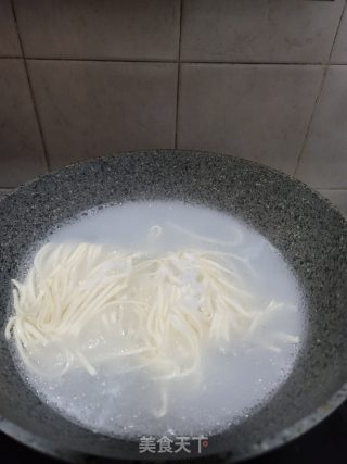 肉片洋葱炒面的做法步骤：4