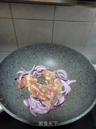 肉片洋葱炒面的做法步骤：8