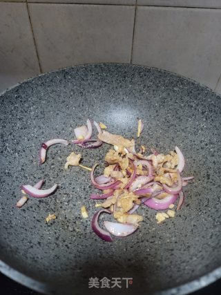 肉片洋葱炒面的做法步骤：9