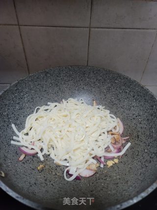 肉片洋葱炒面的做法步骤：10