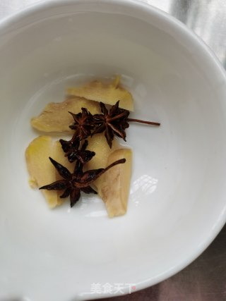 蕨菜干炖鸡肉的做法步骤：2