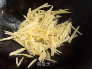 土豆辣椒拌面的做法步骤：4