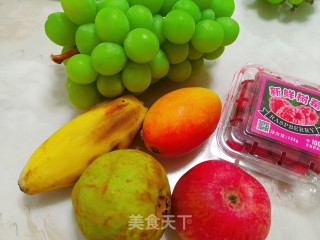 水果沙拉的做法步骤：1