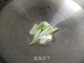 红糟炒笋干的做法步骤：2