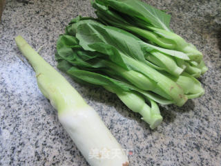茭白炒菜芯的做法步骤：1