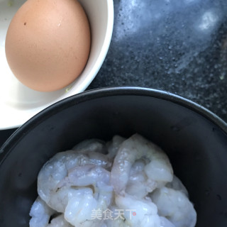 牛油果虾仁沙拉的做法步骤：2
