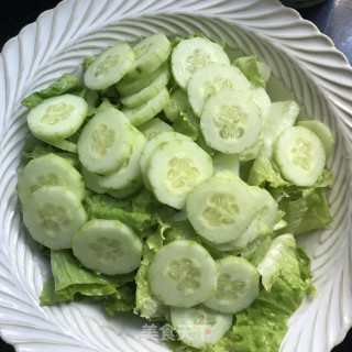 牛油果虾仁沙拉的做法步骤：5