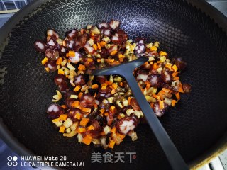 什锦煲仔饭的做法步骤：2