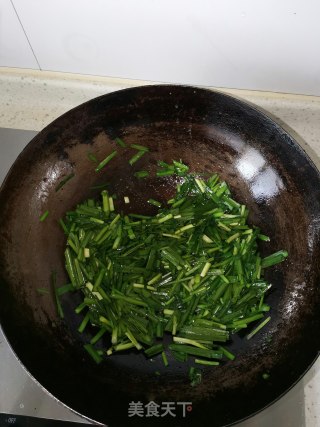 韭菜炒鸡蛋的做法步骤：3