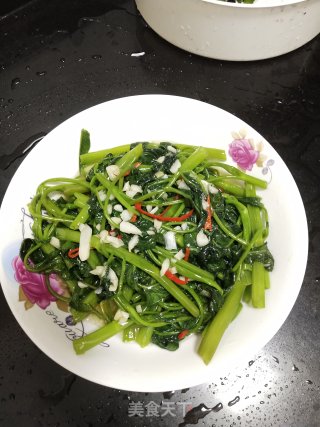 花2块钱????做一道翠绿颜值高的蒜蓉炒空心菜的做法步骤：5