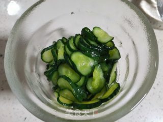 一夜渍黄瓜的做法步骤：4