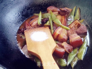红烧五花肉豆角的做法步骤：10
