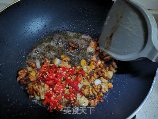 剁辣椒炒鸡的做法步骤：7