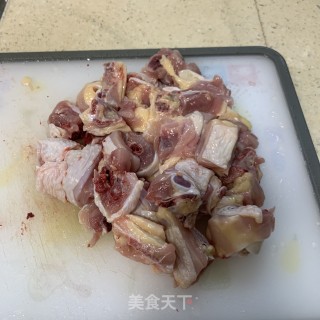 虫草花香菇滑鸡的做法步骤：1