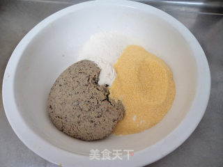 黑豆渣玉米面饼的做法步骤：2