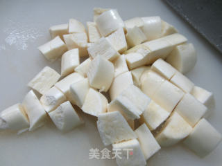 黑木耳花生米拌茭白的做法步骤：3