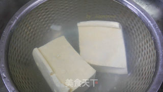 铁板豆腐的做法步骤：1