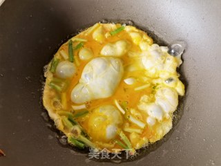芦笋辣椒炒鸡蛋的做法步骤：3