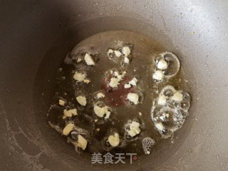 芦笋辣椒炒鸡蛋的做法步骤：6