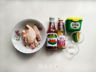 酱香烤鸡翅的做法步骤：1