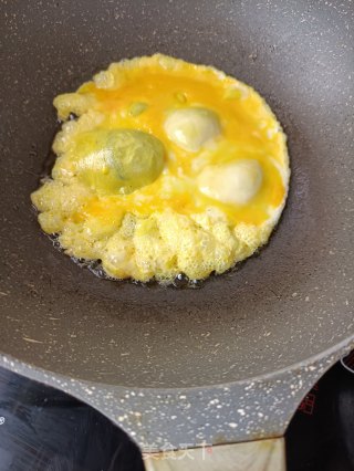 茭白炒乌鸡蛋的做法步骤：5