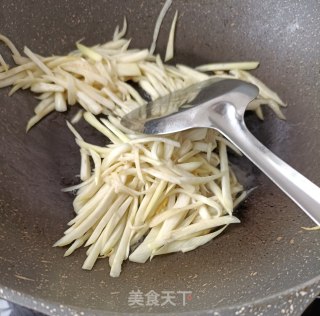 茭白炒乌鸡蛋的做法步骤：8