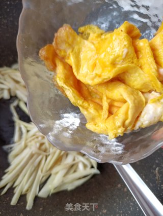 茭白炒乌鸡蛋的做法步骤：9