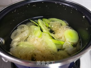 竹荪黄瓜汤的做法步骤：8