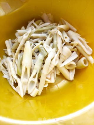 腌竹笋烧肉的做法步骤：5