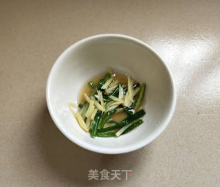 红烧鲳鱼的做法步骤：1